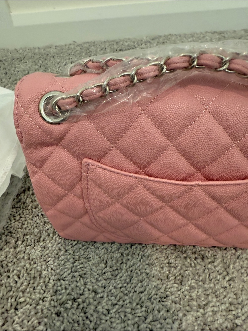 INSPIRED… Pink Quilted Chain-Handle Shoulder Bag with silver hardware - Picture 4 of 7